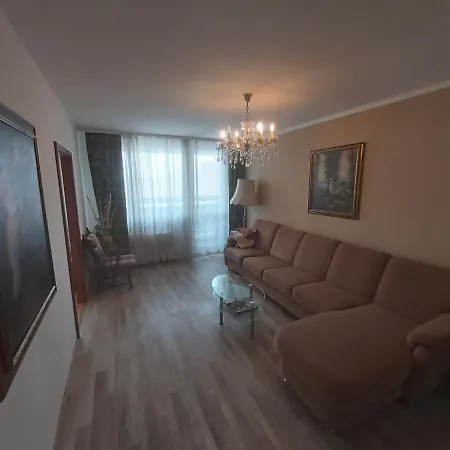 Alejni Apartment *