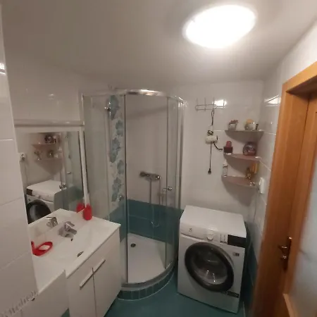 Alejni Apartment *
